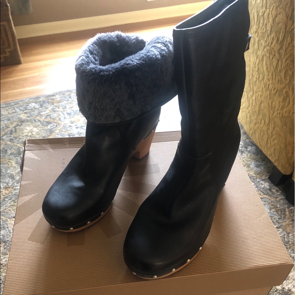 UGG Lynnea ll boots size 7